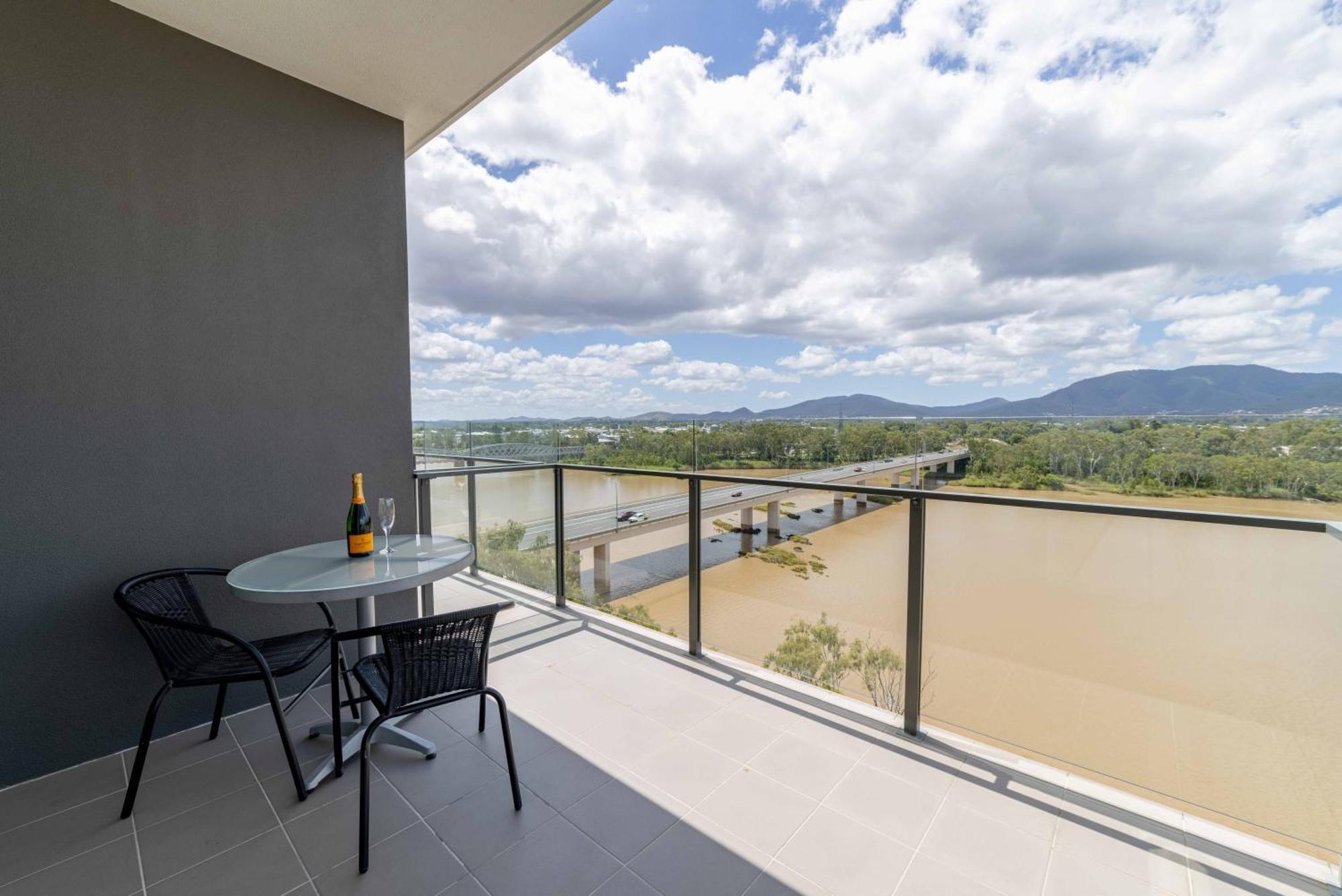 Quest Rockhampton Aparthotel Exterior photo