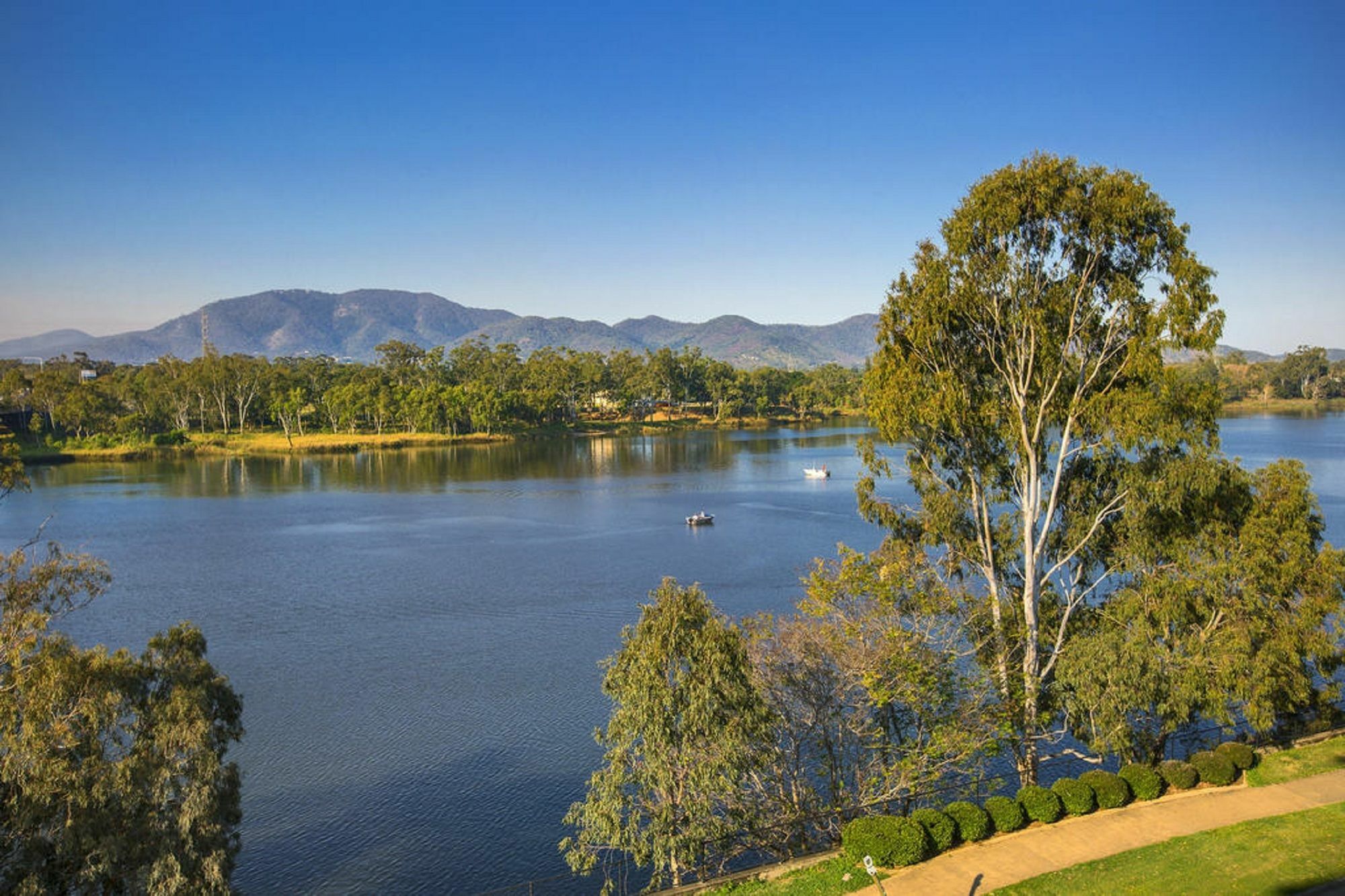 Quest Rockhampton Aparthotel Exterior photo